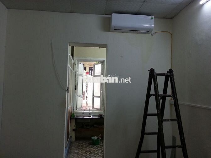 Cho thuê Tầng 2 Nhà biệt thự Pháp cổ 5 Lý Nam Đế, tầng 1 có nhà để xe