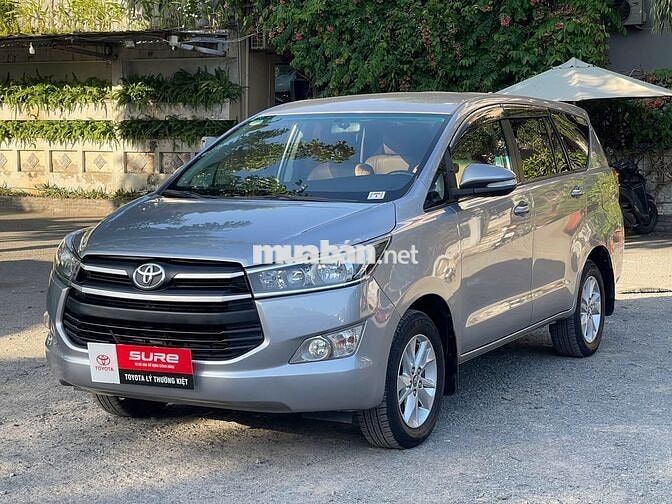 Toyota Innova 2.0E 2017 Bạc Số sàn, bảo hành 1 năm