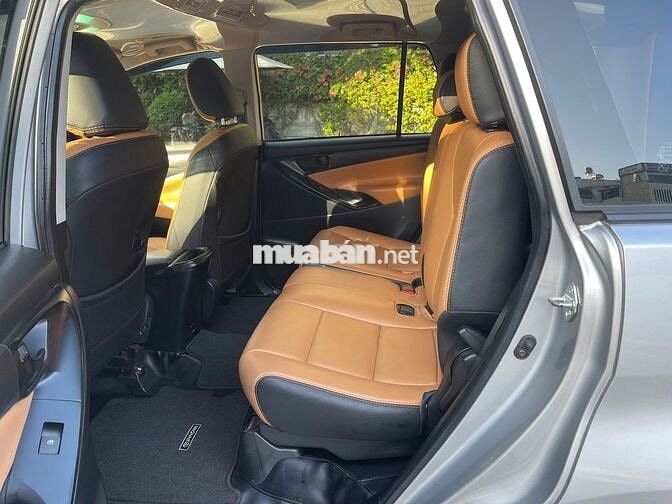 Toyota Innova 2.0E 2017 Bạc Số sàn, bảo hành 1 năm