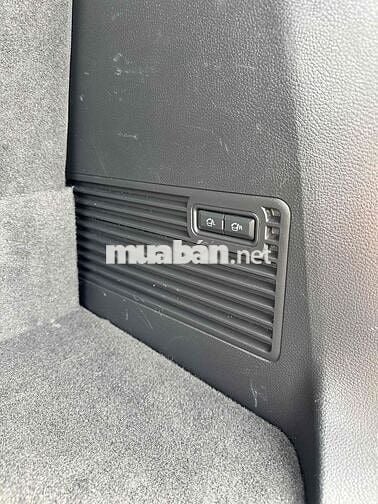 Ford Everest Titanium 2021 4X2 AT Trắng