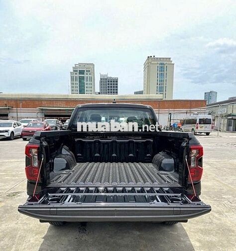 Ford Ranger XLS AT 2026 Đen Tự động 10 cấp