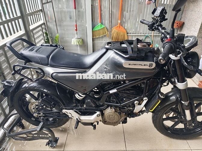 Husqvarna Svartpilen 200 25000 km Đen