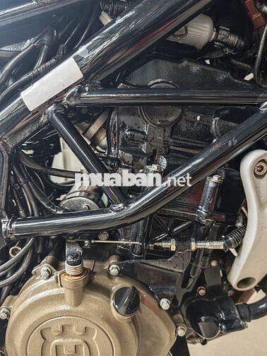 Husqvarna Svartpilen 200 25000 km Đen