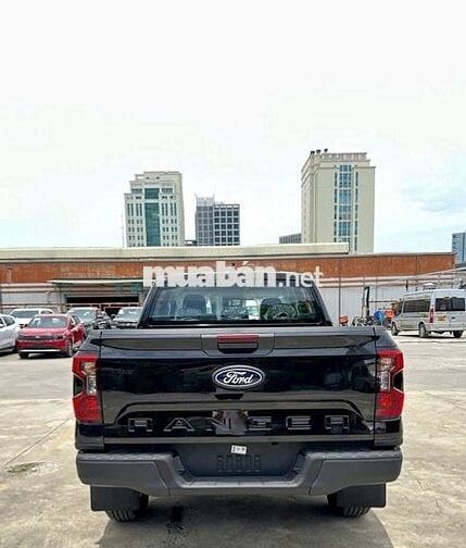 Ford Ranger XLS AT 2026 Đen Tự động 10 cấp