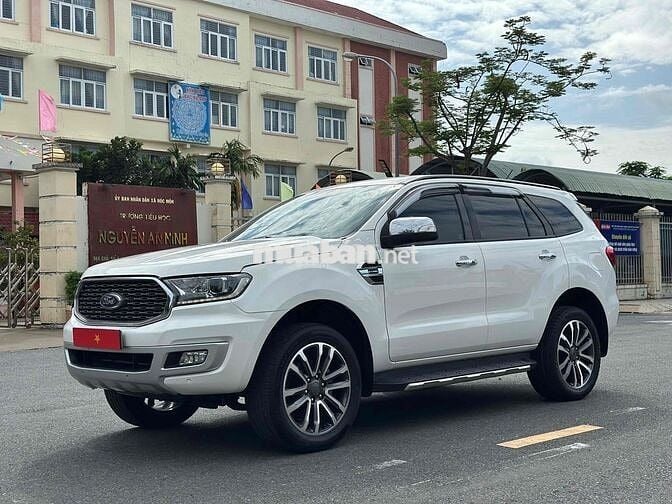 Ford Everest Titanium 2021 4X2 AT Trắng