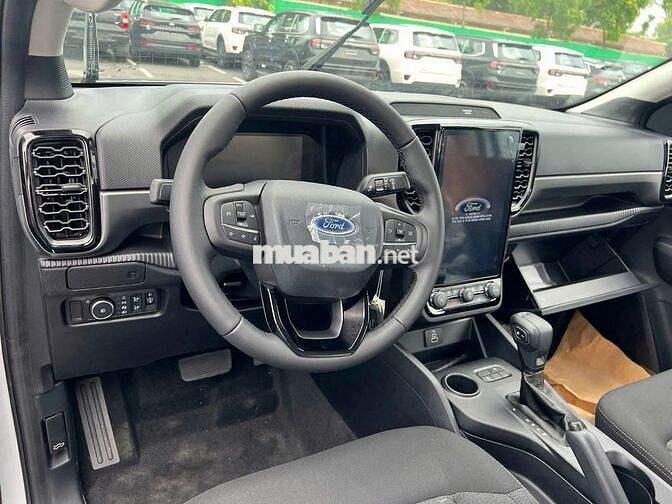 Ford Ranger XLS AT 2026 Đen Tự động 10 cấp