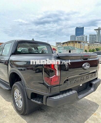 Ford Ranger XLS AT 2026 Đen Tự động 10 cấp
