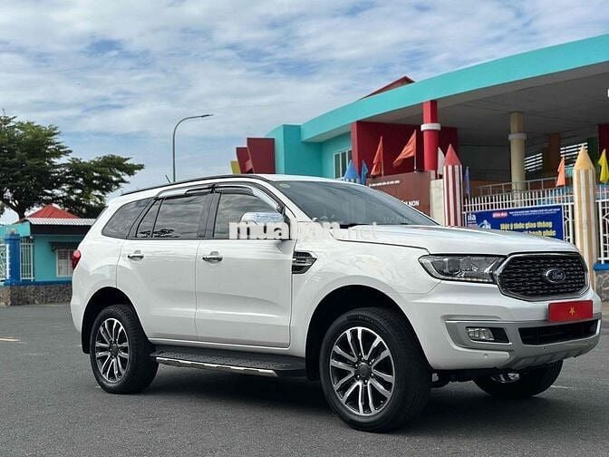 Ford Everest Titanium 2021 4X2 AT Trắng