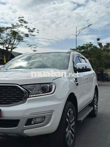 Ford Everest Titanium 2021 4X2 AT Trắng