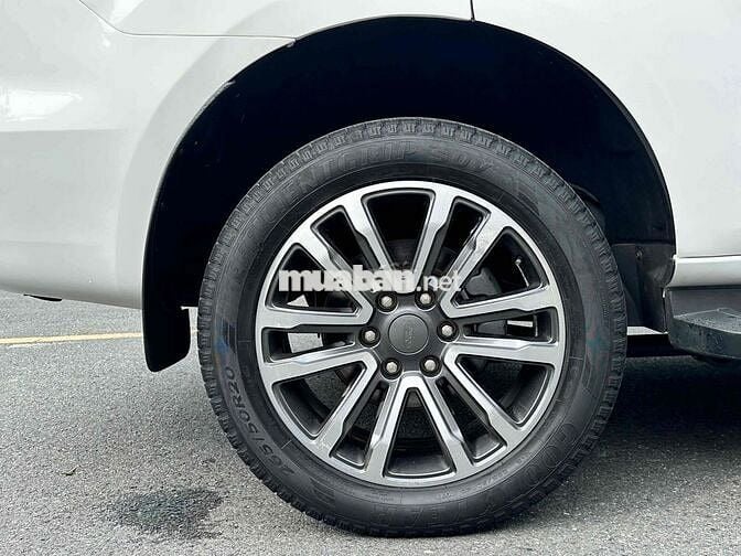 Ford Everest Titanium 2021 4X2 AT Trắng