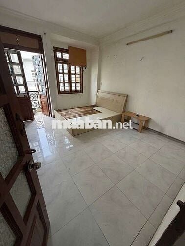 CHO THUÊ NHÀ NGUYÊN CĂN GIÁ RẺ ĐƯỜNG TRƯỚC NHÀ RỘNG 6M XE TẢI TẬN CỬA 