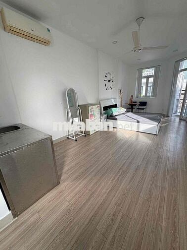 CHÍNH CHỦ CHO THUÊ CĂN HỘ  STUDIO BAN CÔNG FULL NT ÚT TỊCH GẦN SÂN BAY