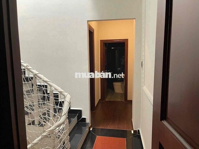 CHO THUÊ NHÀ HẺM XE HƠI QUẬN 7, TRỆT 2 LẦU 3PN+ 3WC 18 TRIỆU/ THÁNG