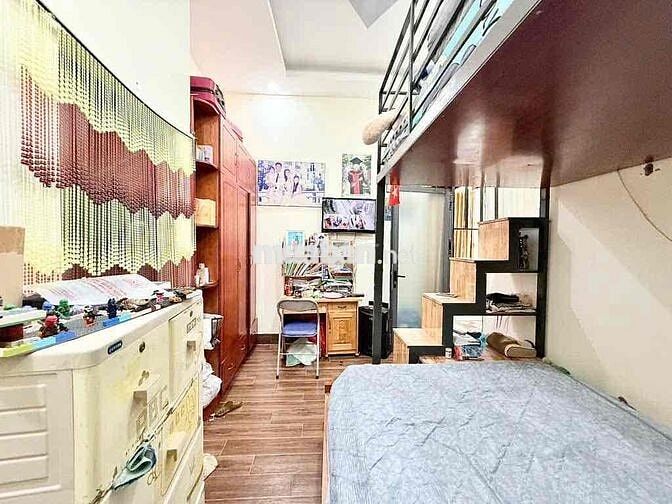 NHỈNH 57TR/M2, NỞ HẬU, ĐƯỜNG NGUYÊN HỒNG, CÓ SÂN ĐỂ XE