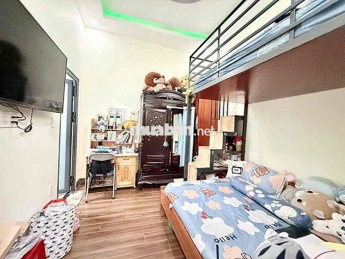 NHỈNH 57TR/M2, NỞ HẬU, ĐƯỜNG NGUYÊN HỒNG, CÓ SÂN ĐỂ XE