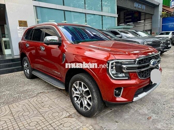 Everest Titanium 1 Cầu Biển SG Xe Đẹp Bán Tại Ford