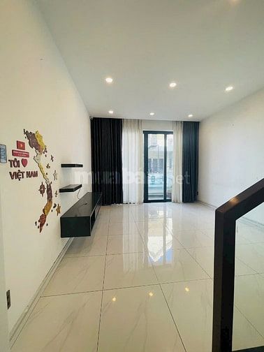 HXH8m Tân Hương- DT 4x14- Đúc 3 Lầu-St. Chỉ nhỉnh 9 TỶ NHÀ ĐẸP Ở NGAY
