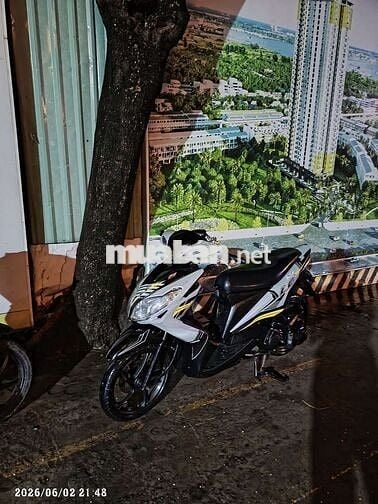 Yamaha Luvias 2016 Trắng đen