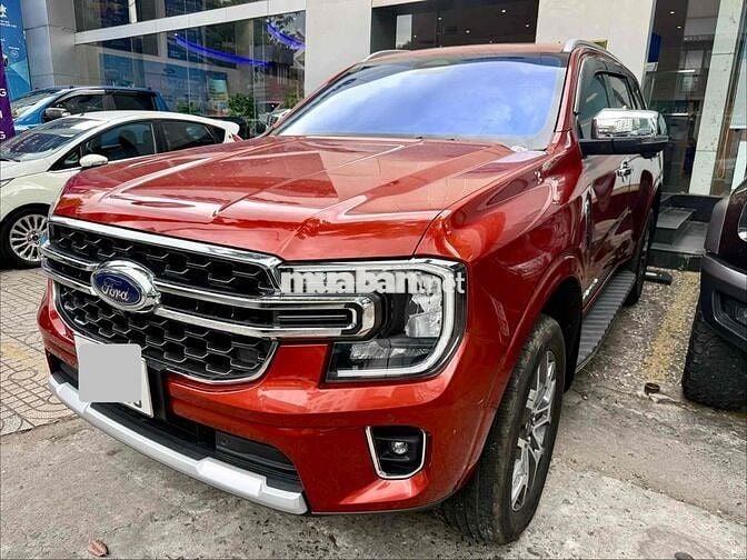 Everest Titanium 1 Cầu Biển SG Xe Đẹp Bán Tại Ford