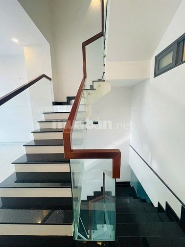 HXH8m Tân Hương- DT 4x14- Đúc 3 Lầu-St. Chỉ nhỉnh 9 TỶ NHÀ ĐẸP Ở NGAY