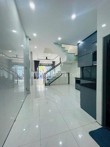 HXH8m Tân Hương- DT 4x14- Đúc 3 Lầu-St. Chỉ nhỉnh 9 TỶ NHÀ ĐẸP Ở NGAY