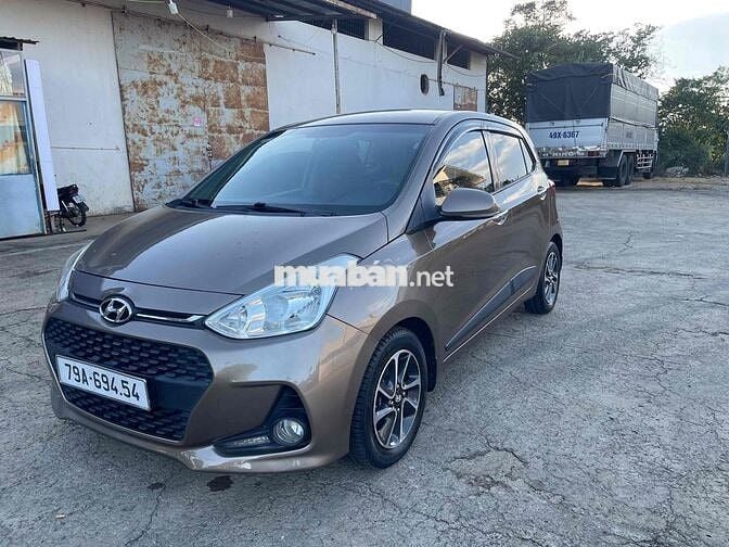 Hyundai i10 Full 2017 Nâu Tự động 1 chủ