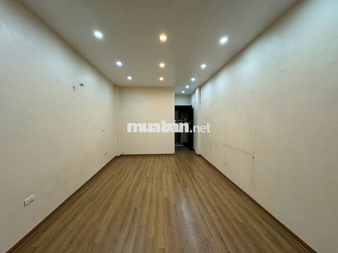Cho thuê nhà mặt phố Chùa Quỳnh - 40m2 - 5 tầng thang máy