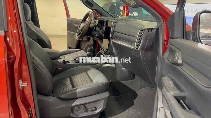 Everest Titanium 1 Cầu 2022 Biển SG Bán Tại Ford
