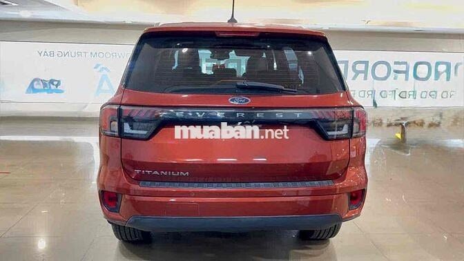 Everest Titanium 1 Cầu 2022 Biển SG Bán Tại Ford