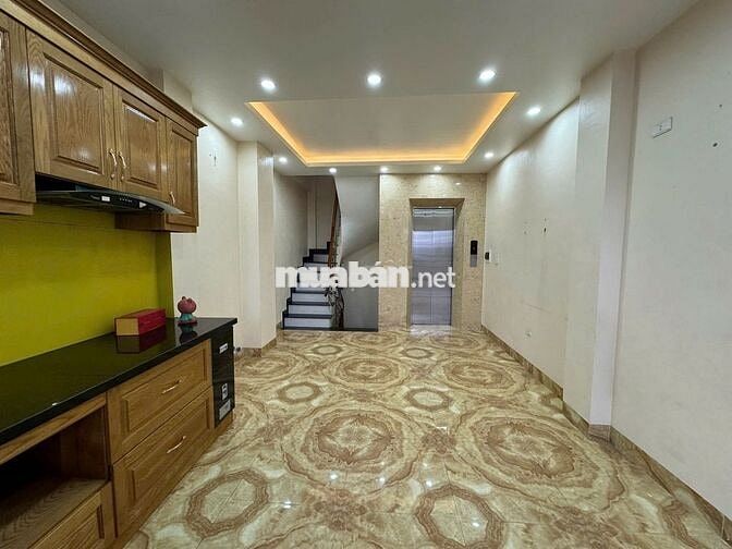 Cho thuê nhà mặt phố Chùa Quỳnh - 40m2 - 5 tầng thang máy