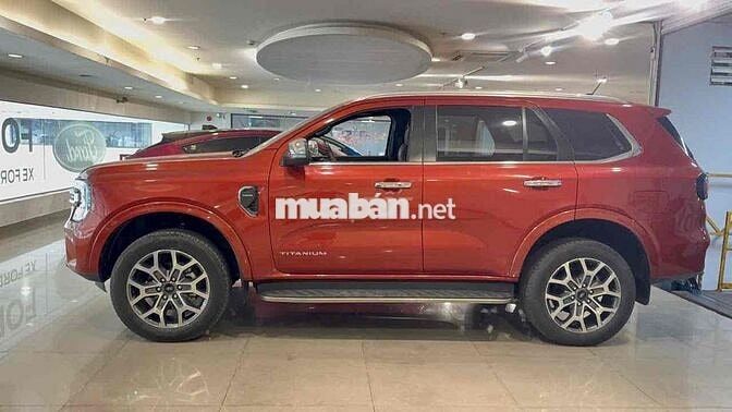 Everest Titanium 1 Cầu 2022 Biển SG Bán Tại Ford