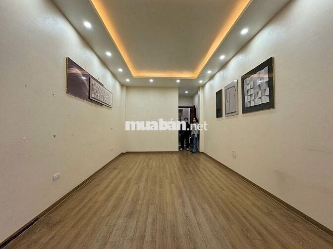 Cho thuê nhà mặt phố Chùa Quỳnh - 40m2 - 5 tầng thang máy