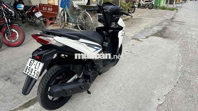 Honda Vario 125 2017 Trắng đen ( hỗ trợ góp )