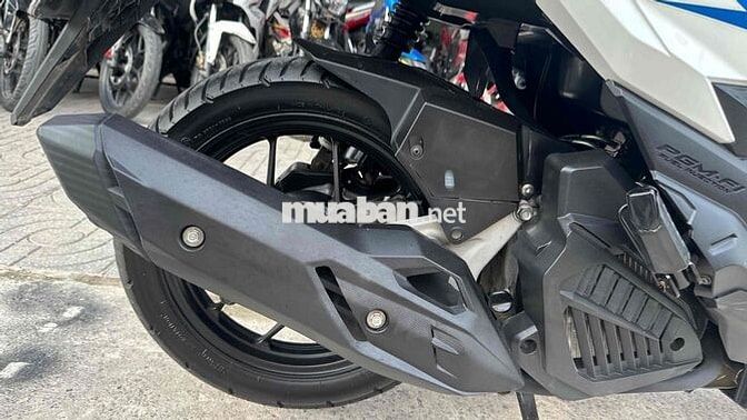 Honda Vario 125 2017 Trắng đen ( hỗ trợ góp )