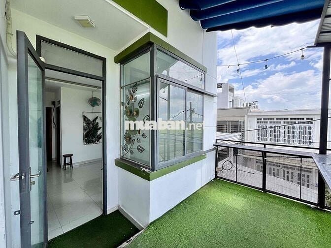 Cho thuê phòng trọ ban công 22m2 có máy lạnh giá 4tr gần Sân Bay TSN
