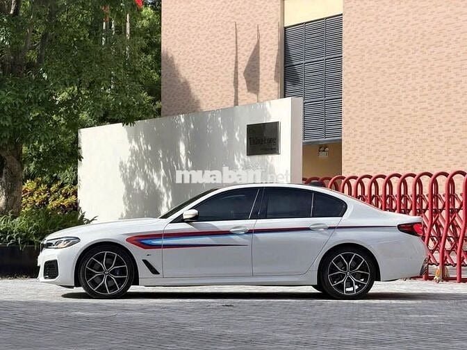 BMW 530i M-Sport 2021 Trắng 40.000 km