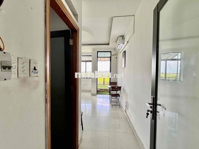 Cho thuê phòng trọ ban công 22m2 có máy lạnh giá 4tr gần Sân Bay TSN
