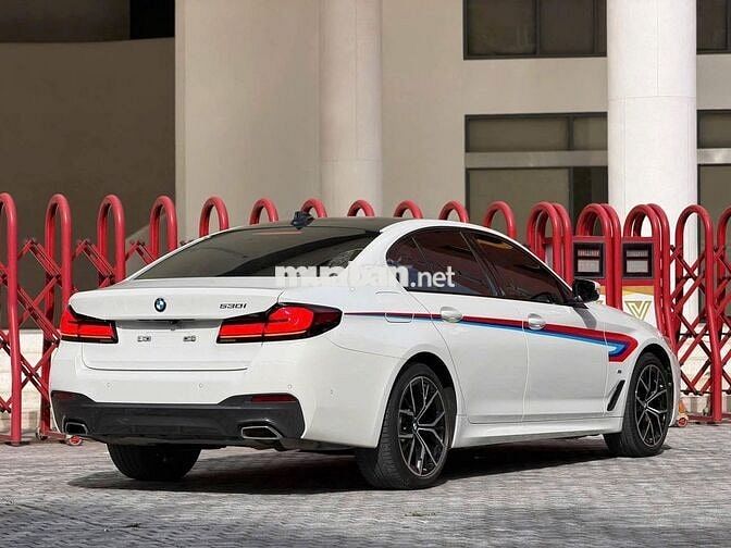 BMW 530i M-Sport 2021 Trắng 40.000 km