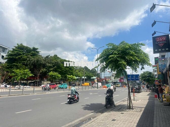 Bán nhà mặt tiền Dương Quảng Hàm, quận Gò Vấp
