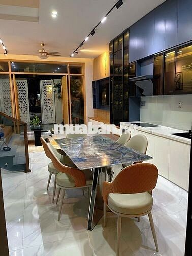 NHÀ ĐẸP 3 TẦNG HOÀ MINH, GẦN BIỂN, 3PN, FULL NỘI THẤT