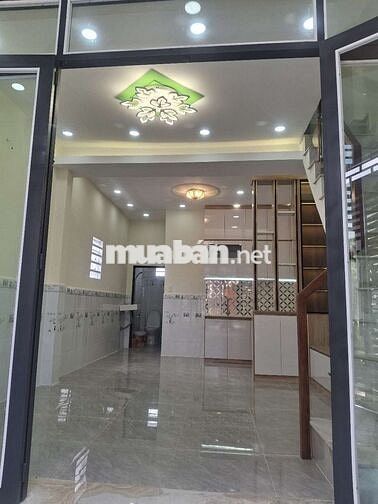 tôi chính chủ bán nhà trệt lầu hóc môn sdc mua bán vì bằng 