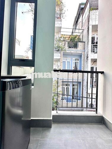 Căn hộ có gác ban công full nội thất quận 10 đường Tô Hiến Thành