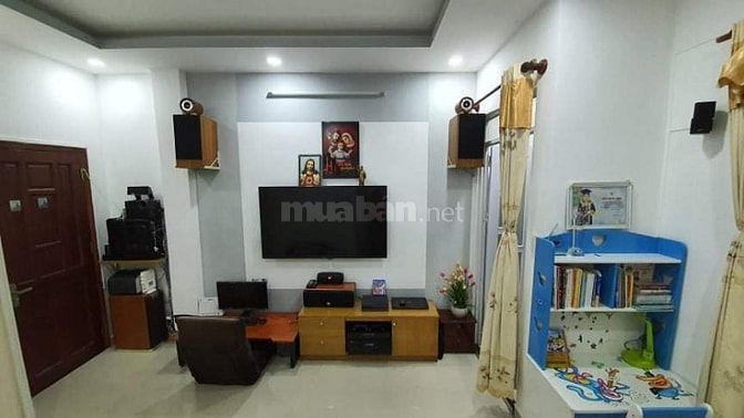 BÁN NHÀ HẺM HỒNG BÀNG, Q.11 - Nhà trống vào ở ngay.