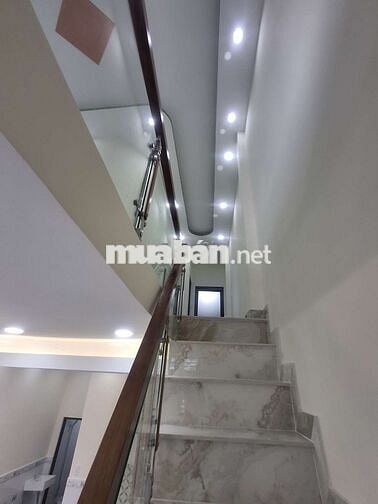 tôi chính chủ bán nhà trệt lầu hóc môn sdc mua bán vì bằng 