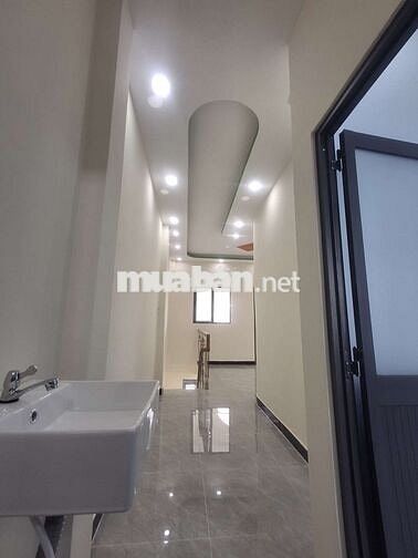 tôi chính chủ bán nhà trệt lầu hóc môn sdc mua bán vì bằng 