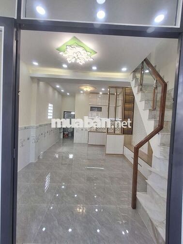tôi chính chủ bán nhà trệt lầu hóc môn sdc mua bán vì bằng 