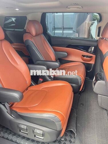 Kia Carnival Signature 2.2 Dầu 2024 62430 km