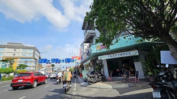 Bán Góc 2 MT Phan Thúc Duyện - Cổng Sân Bay DT 9x20 nhà 3 tầng 