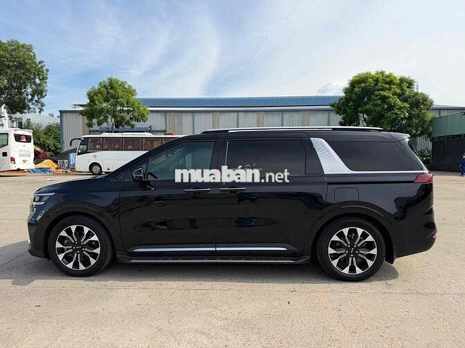 Kia Carnival Signature 2022 Dầu 68000km Đen