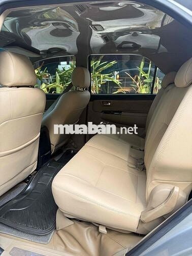 Toyota Fortuner 2.7V AT 2015 Bạc 92.000 km